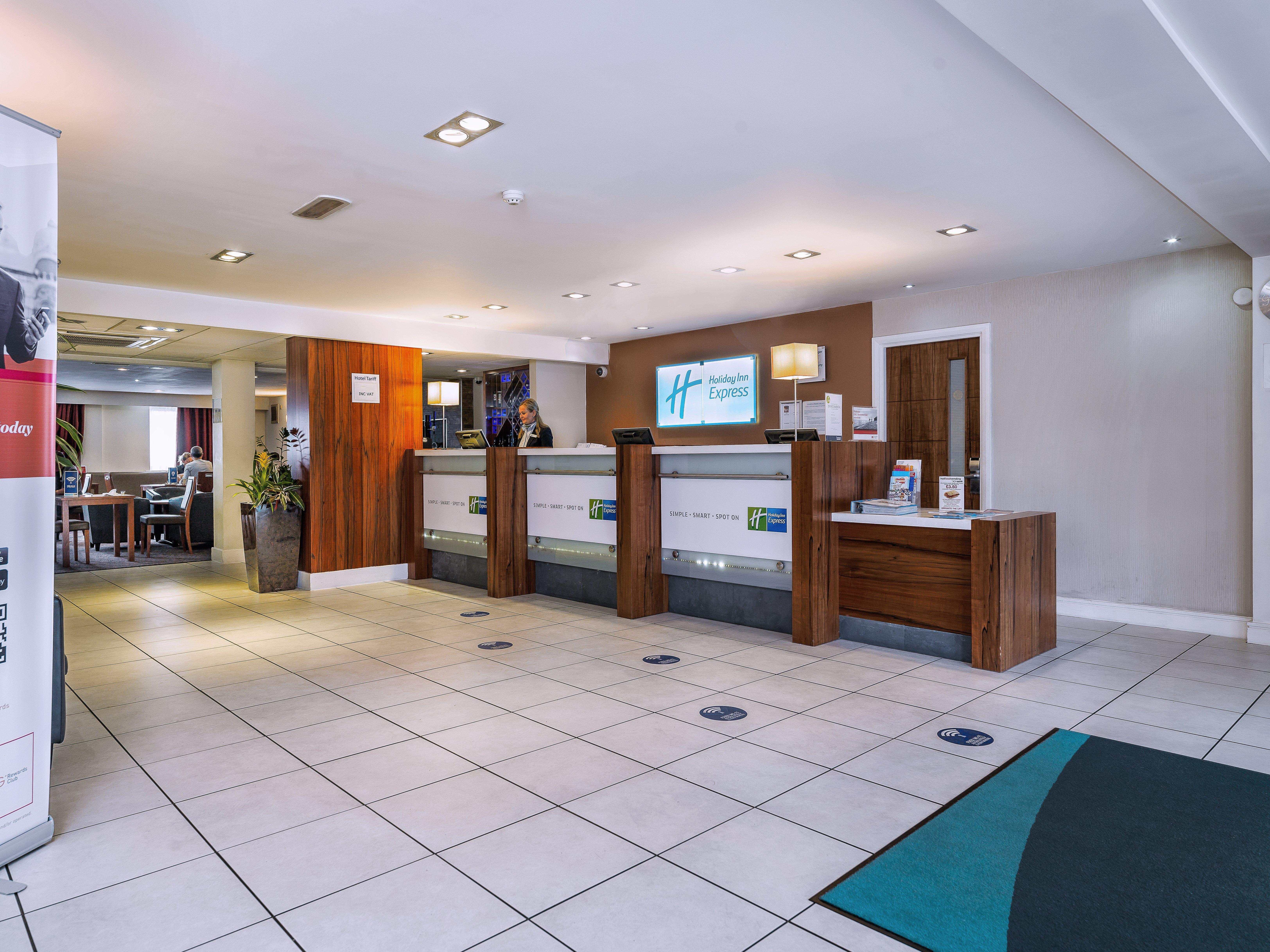 Holiday Inn Express London Gatwick Crawley, An Ihg Hotel Crawley  Exteriör bild